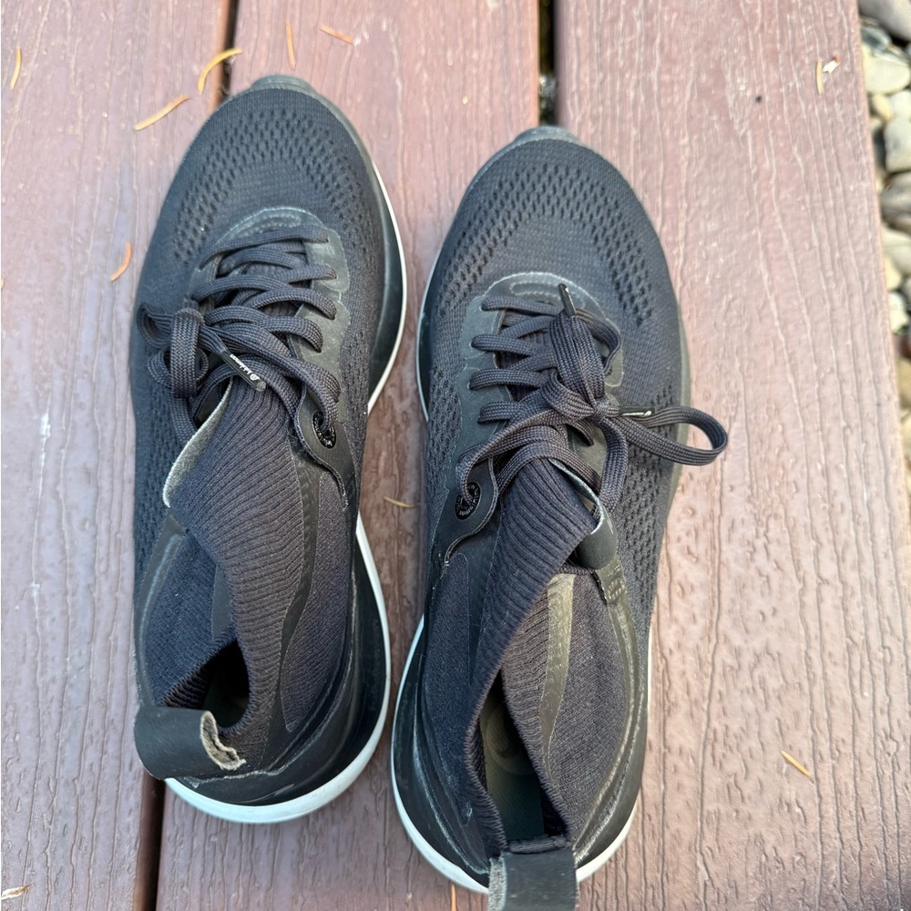 lululemon athletica Black and White Athletic Shoes size 8 - Picture 4 of 5